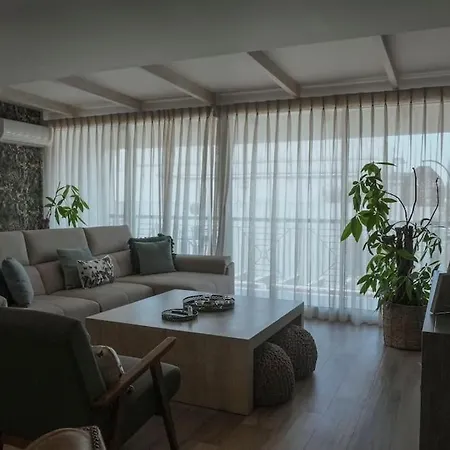 Apartment Residencial Lorcrimar *