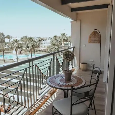 Apartment Residencial Lorcrimar *